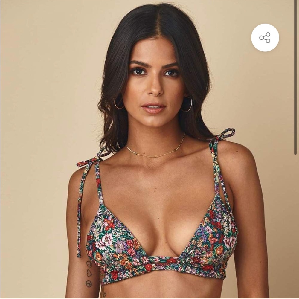 Montce Mara Floral Set
